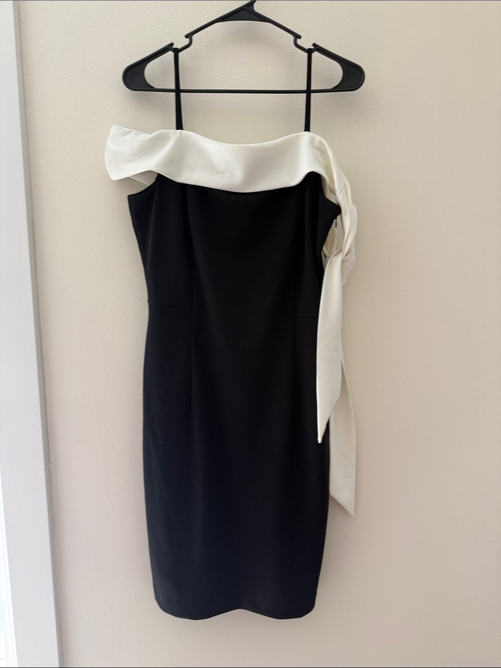 White House Black Market Black and White Dress - Picture 3 of 5